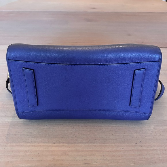 Givenchy Medium Blue Antigona - Picture 11 of 17